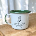 Kubek "Pani Joga" - 0,35 l - kremowy z zielonym środkiem