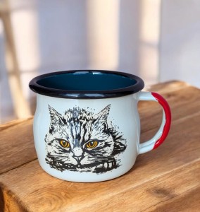 Kubek z kotem  0,35 l - wypukły, kremowy z morskim środkiem 