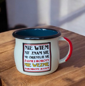 Kubek "Nie  wiem, nie znam się" - 0,35 l - wypukły, kremowy z morskim środkiem 