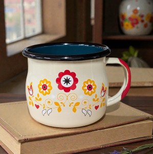 Kubek z kwiatowym motywem ludowym - 0,35 l - kremowy  z morskim środkiem