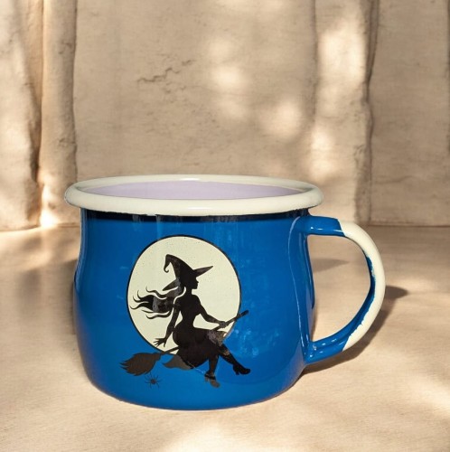 wiedzma na księżycu.jpeg