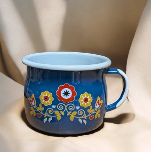 Kubek z kwiatowym motywem ludowym -  0,5 l wypukły, niebieski
