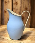 Emaliowany dzban na wodę  -  poj. 2,6 l - jasnoniebieski 