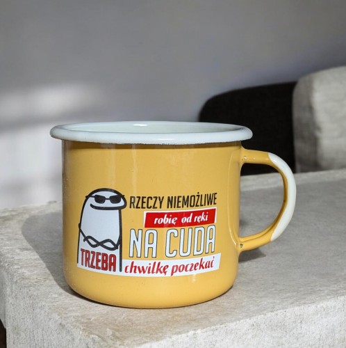 rzeczy niemożliwe żółty.jpeg